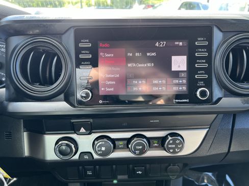 Used 2022 Toyota Tacoma SR AWD/4WD image 17