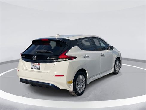Used 2022 Nissan Leaf S image 5