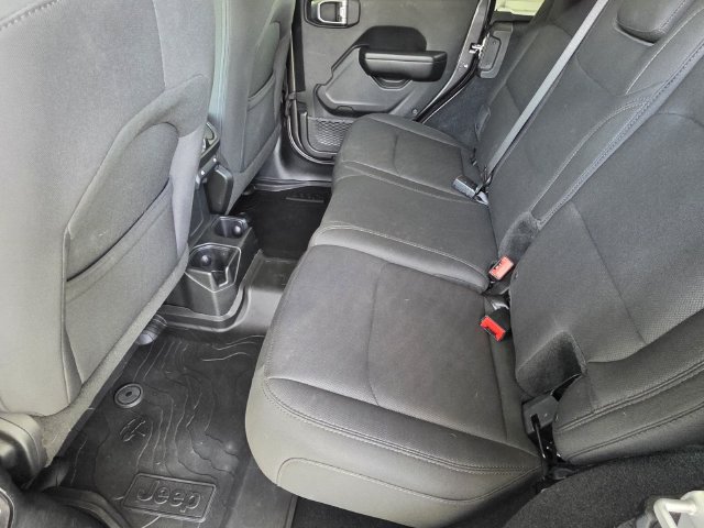 Used 2018 Jeep Wrangler Unlimited Sport S AWD/4WD image 9