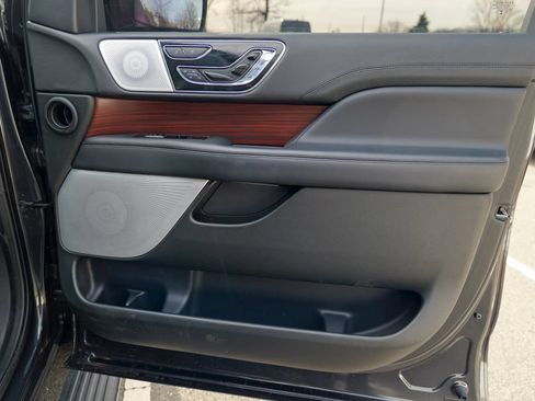 Used 2023 Lincoln Navigator L Reserve AWD/4WD image 35