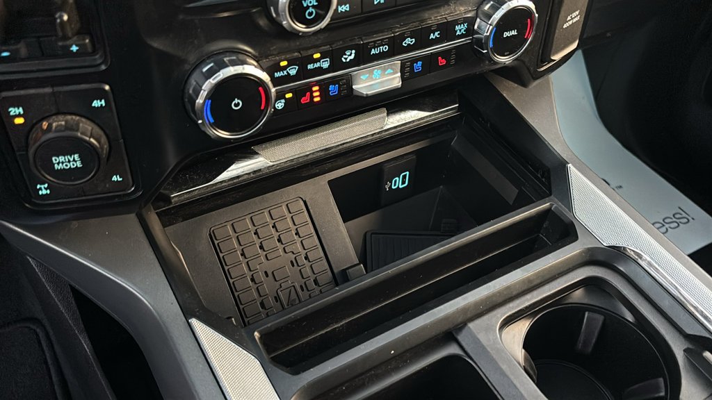 Used 2025 Ford F250 Lariat w/ Black Appearance Package AWD/4WD image 21