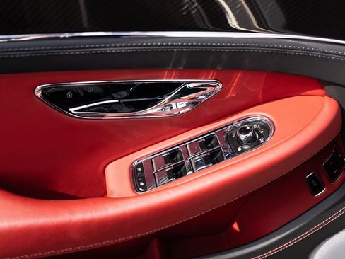 Certified 2023 Bentley Continental GT V8 AWD/4WD image 22