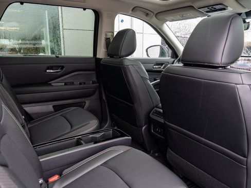 New 2026 Nissan Pathfinder SL image 29