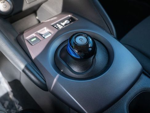 Used 2024 Nissan Leaf S image 26