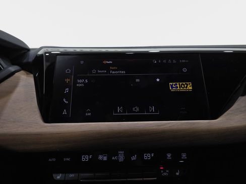 Used 2023 Audi e-tron GT Premium Plus AWD/4WD image 24