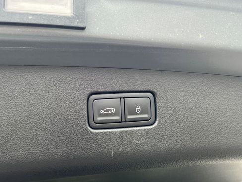 Used 2026 Genesis GV70 2.5T Advanced image 19