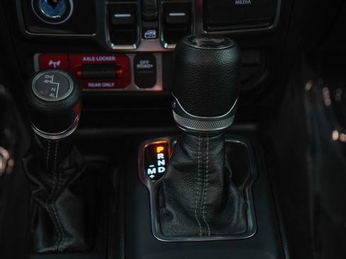 Used 2024 Jeep Wrangler Unlimited Sport AWD/4WD image 21