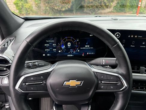 Used 2025 Chevrolet Equinox LT FWD image 28