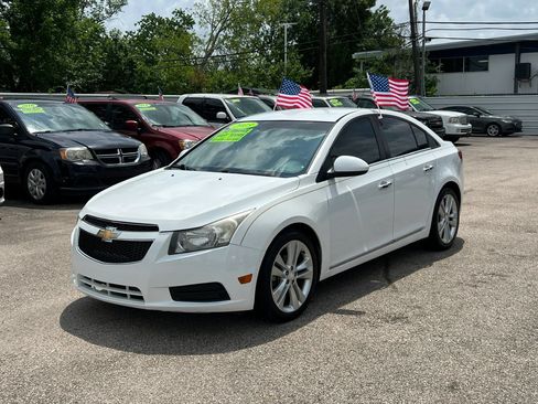 Used 2013 Chevrolet Cruze LTZ FWD image 2