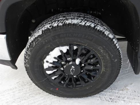 New 2026 Chevrolet Silverado 3500 LT image 8