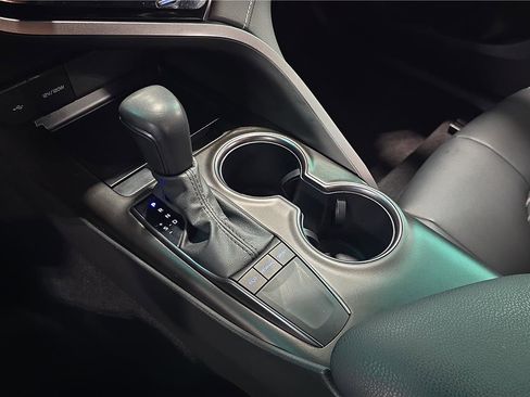 Used 2024 Toyota Camry SE image 23