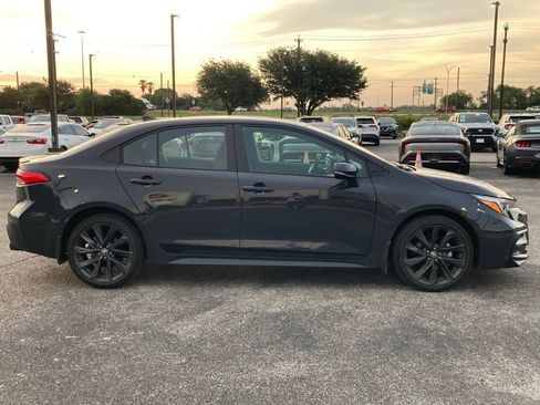Used 2025 Toyota Corolla SE FWD image 4