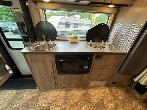 Used 2013 Mercedes-Benz Sprinter 3500 image 29
