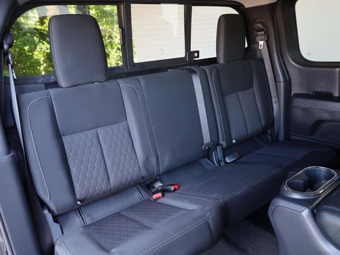 Used 2017 Nissan Titan SV AWD/4WD image 18