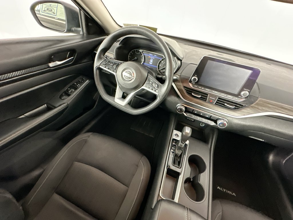 Used 2025 Nissan Altima 2.5 SV FWD image 9