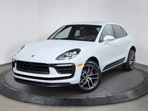 New 2026 Porsche Macan image 1