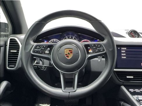 Used 2023 Porsche Cayenne AWD/4WD image 19