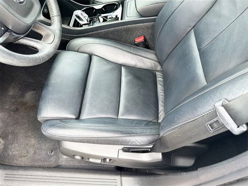 Used 2024 Volvo XC40 B5 Plus image 21