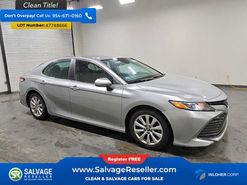 Used 2019 Toyota Camry LE image 5