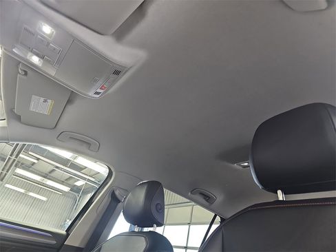 Used 2024 Volkswagen Tiguan Wolfsburg Edition image 30