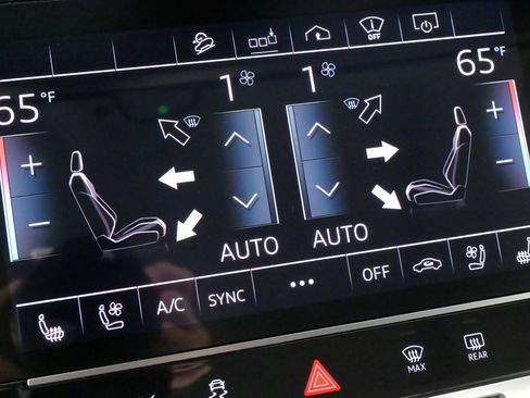 Used 2019 Audi e-tron Prestige w/ Prestige Package image 56