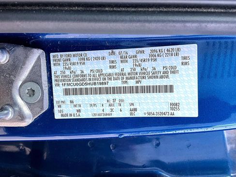 Used 2017 Ford Escape SE w/ SE Sport Appearance Package FWD image 7