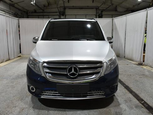 Used 2016 Mercedes-Benz Metris Passenger image 2