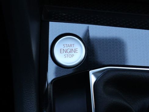 New 2026 Volkswagen Taos SE image 27