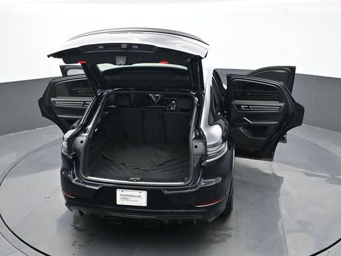 Certified 2023 Porsche Cayenne GTS AWD/4WD image 28