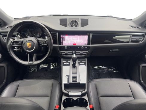 Used 2022 Porsche Macan image 50