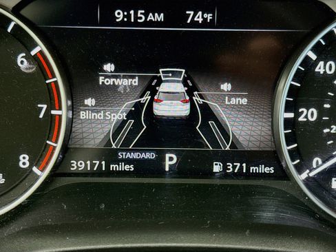 Used 2025 Nissan Rogue SV FWD image 19