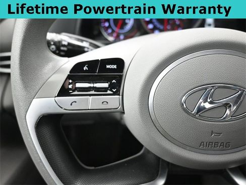 Used 2022 Hyundai Elantra SEL image 26