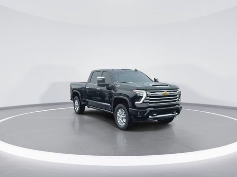 Used 2024 Chevrolet Silverado 2500 High Country AWD/4WD image 2