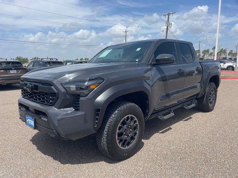 Used 2025 Toyota Tacoma TRD Off-Road AWD/4WD image 3