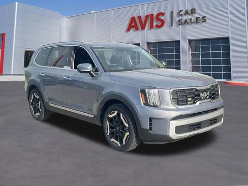 Used 2025 Kia Telluride S AWD/4WD image 3