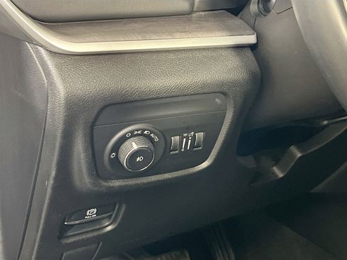 Used 2021 Jeep Grand Cherokee L Limited image 10