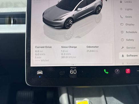 Used 2024 Tesla Model 3 Standard Range RWD image 27