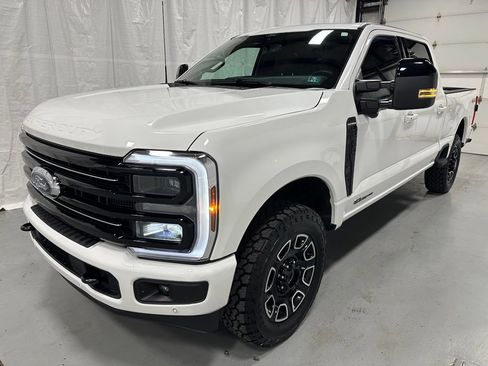 Used 2026 Ford F250 Platinum AWD/4WD image 3