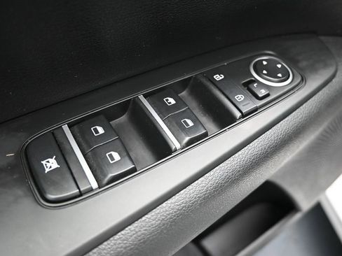 Used 2023 Kia Forte LXS w/ LXS Technology Package FWD image 11