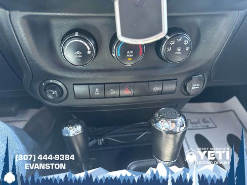 Used 2014 Jeep Wrangler Unlimited Rubicon AWD/4WD image 28