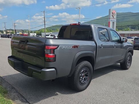 Used 2026 Nissan Frontier PRO-4X AWD/4WD image 3