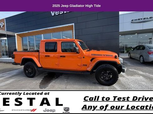 Used 2025 Jeep Gladiator Sport image 7