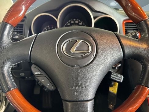 Used 2004 Lexus SC 430 Convertible w/ Preferred Accessory Pkg RWD image 10