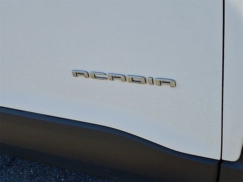 Used 2023 GMC Acadia SLE w/ Driver Convenience Package image 32