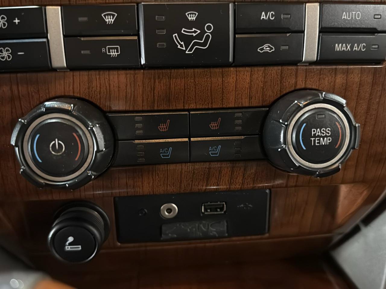Used 2010 Ford F150 Lariat AWD/4WD image 19