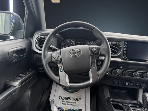 Used 2022 Toyota Tacoma TRD Sport AWD/4WD image 12