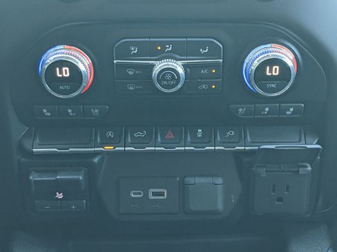 Used 2019 GMC Sierra 1500 SLT w/ SLT Premium Package image 16