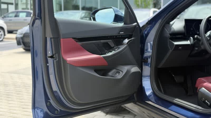 Used 2025 BMW 530i RWD image 10