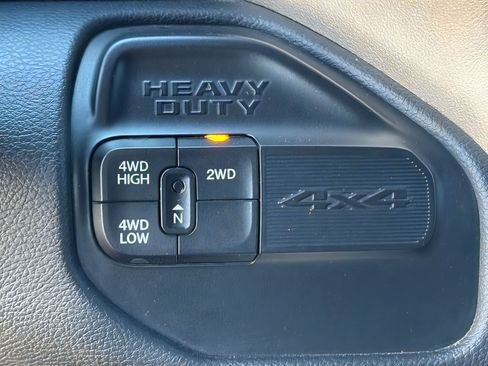 Used 2019 RAM 2500 Laramie w/ Black Appearance Package AWD/4WD image 37