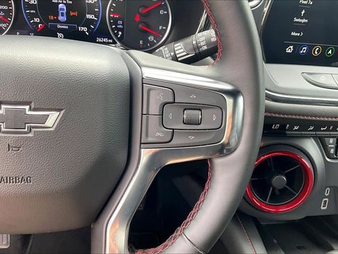 Used 2025 Chevrolet Blazer RS image 24